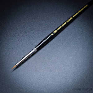 Professional-grade Series 7 Miniature brush with ultra-fine tip