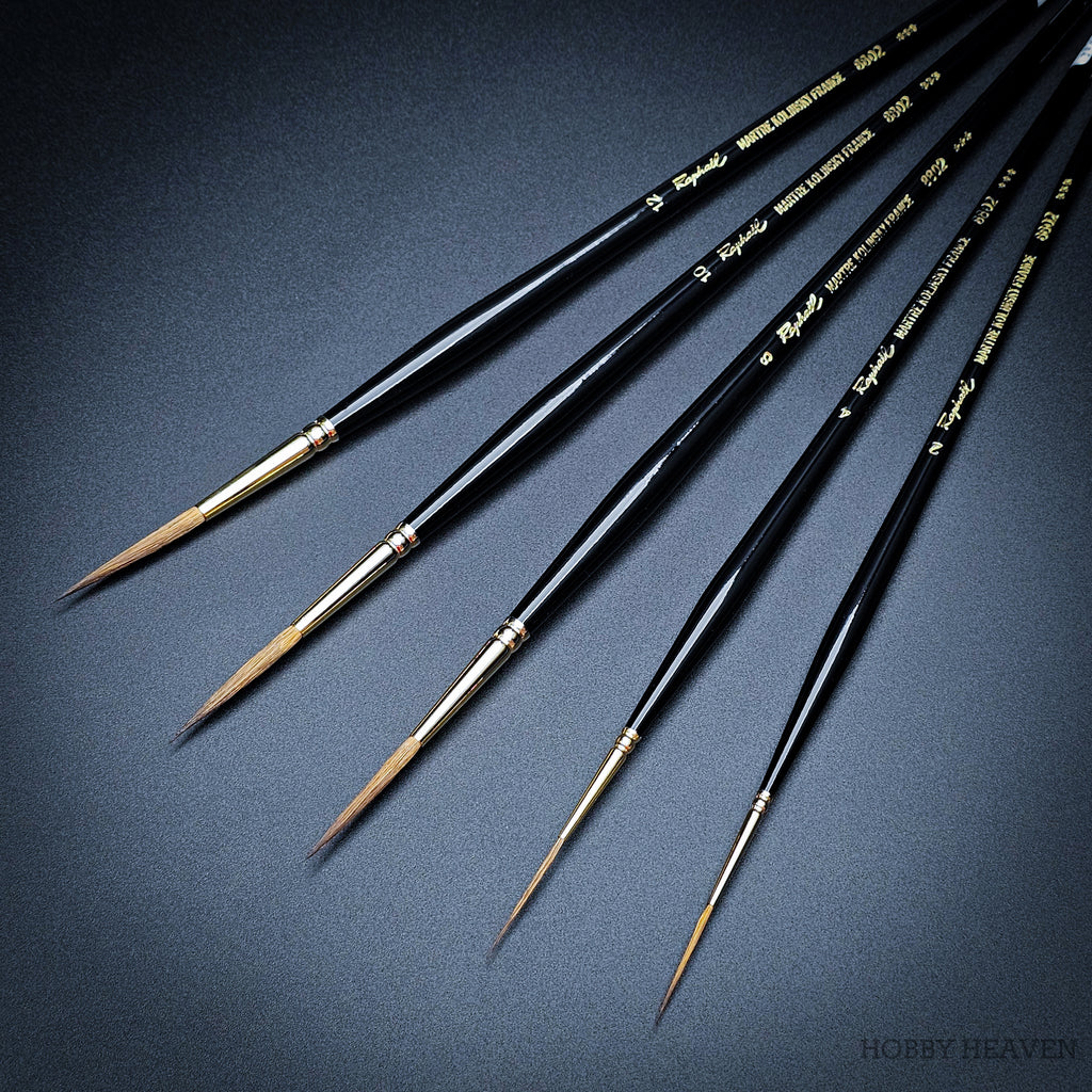 Raphael 8802 Kolinsky Sable Rigger detail brushes set – premium French miniature and fine art paintbrushes