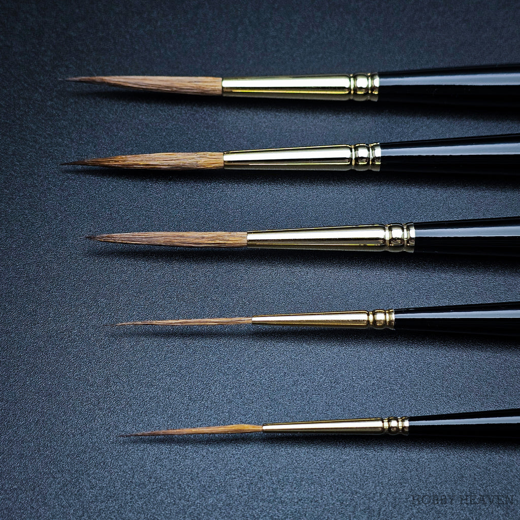 Raphael 8802 Kolinsky Sable Rigger paintbrushes detail view – professional precision tips for miniature and scale modeling