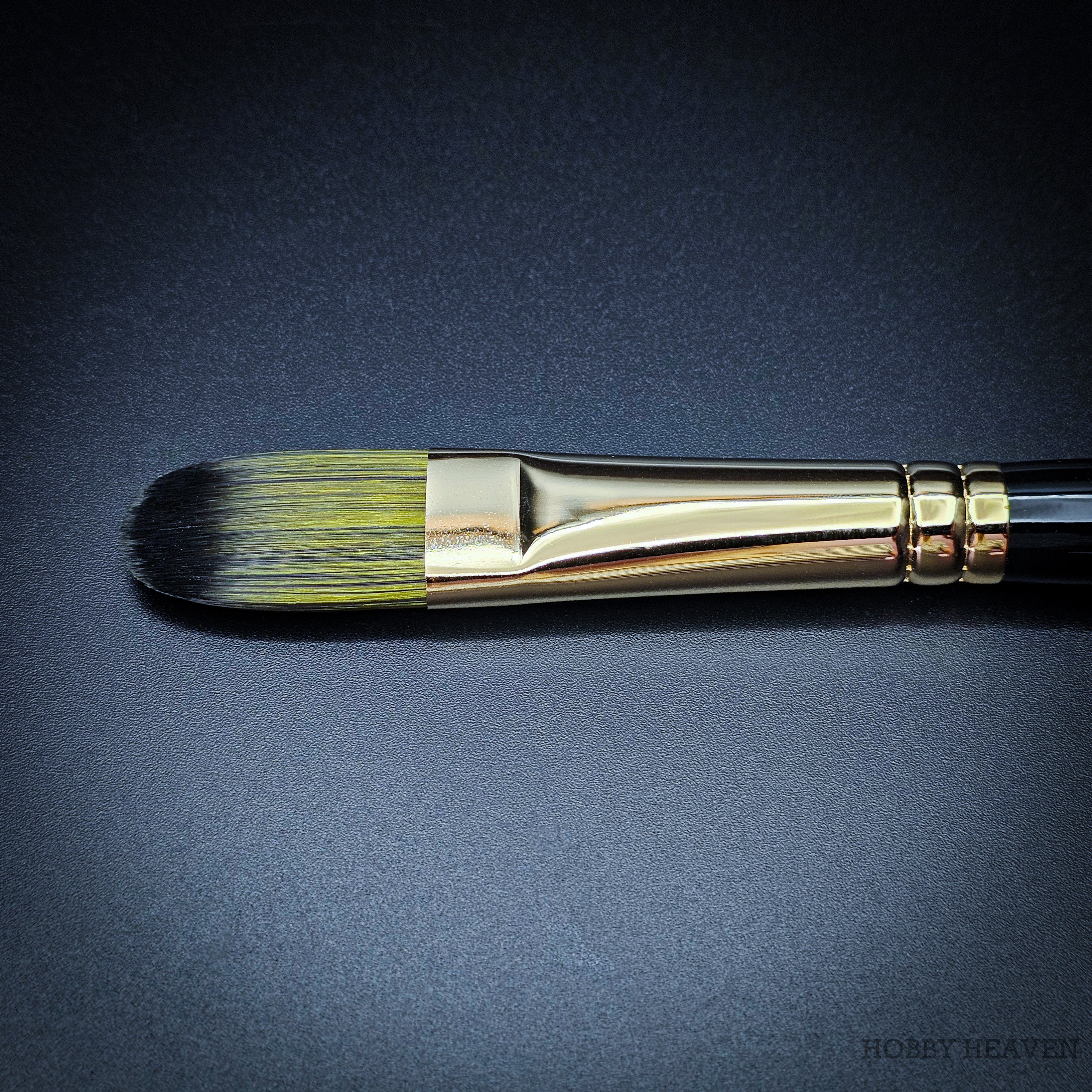 Rosemary & Co Evergreen Filbert size 10 short handle head close-up - Hobby Heaven