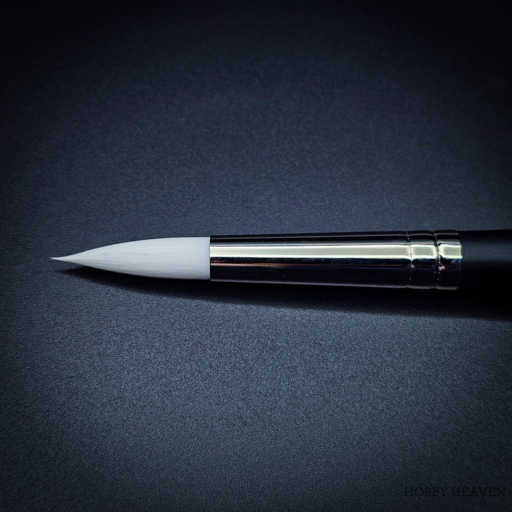Close-up of Snowdrop size 14 brush head