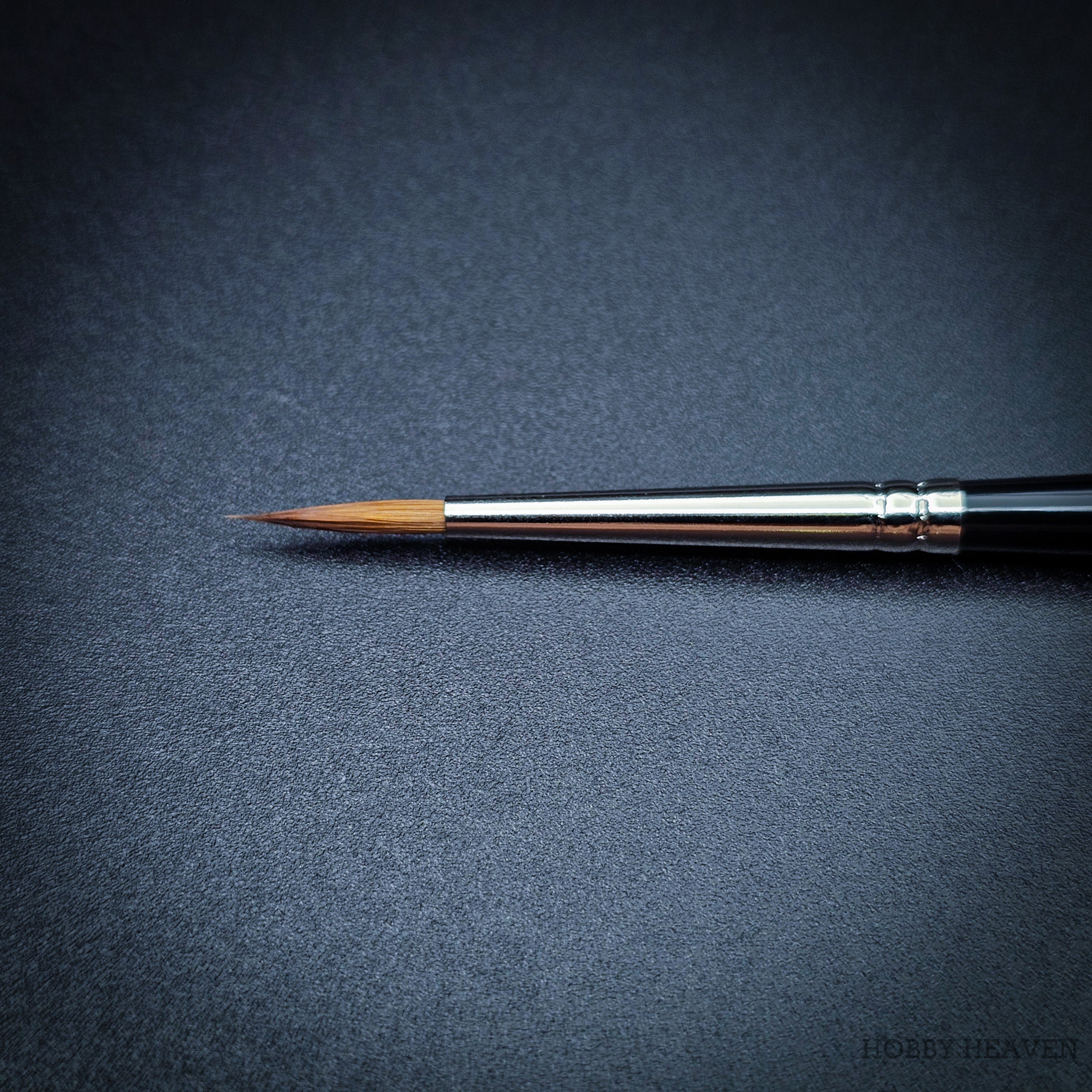 Rosemary & Co Series 99 — Red Sable Round