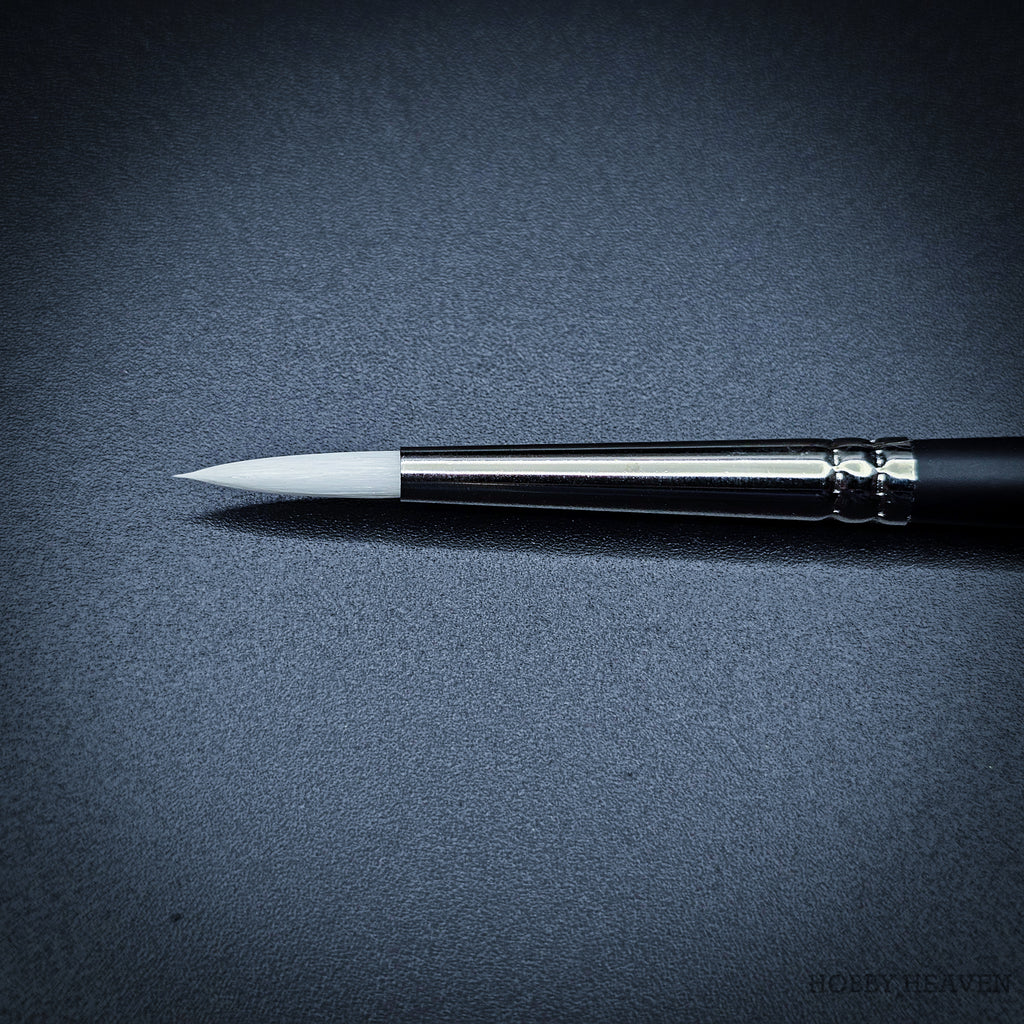 Close-up of Snowdrop size 4 brush head