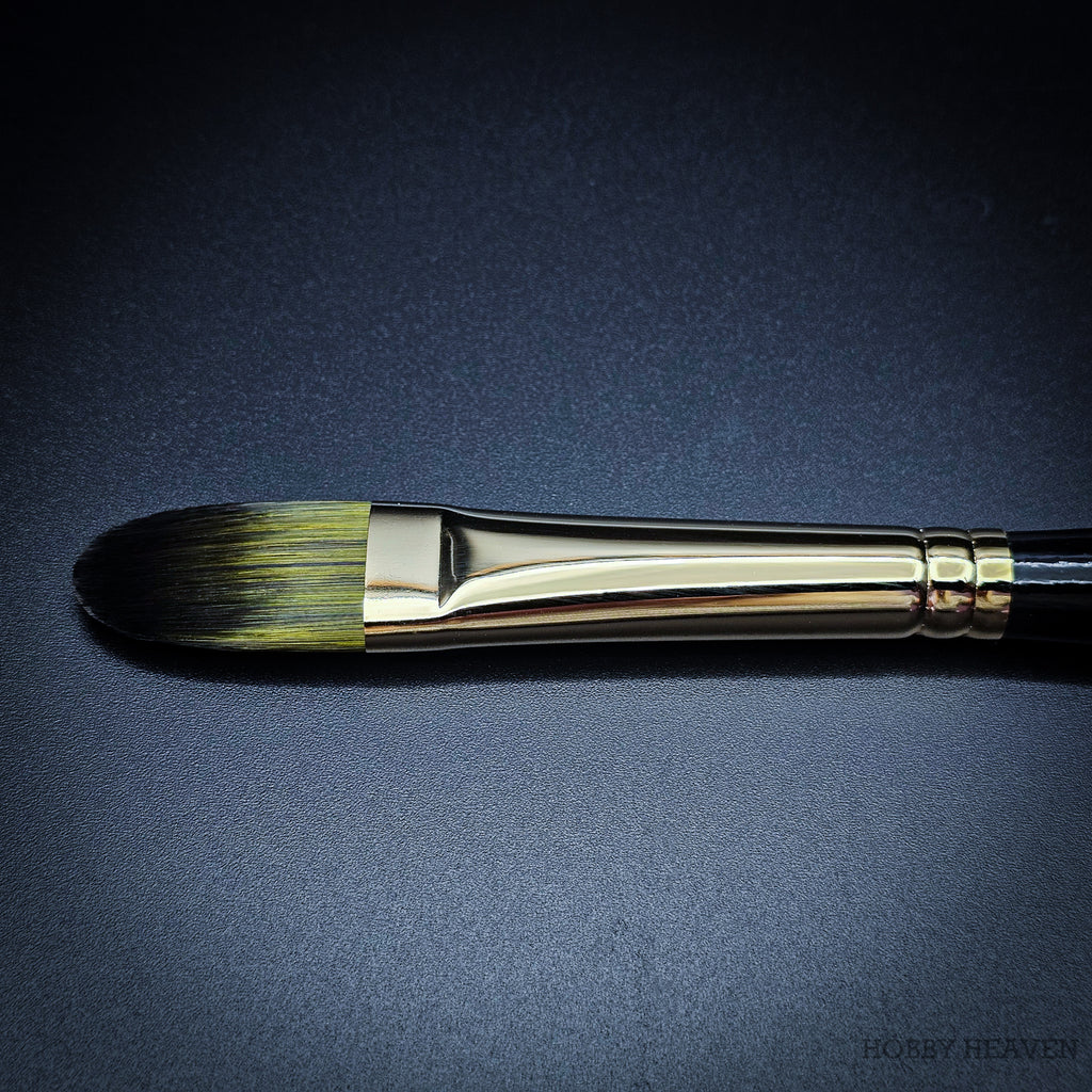 Rosemary & Co Evergreen Filbert size 8 short handle head close-up - Hobby Heaven
