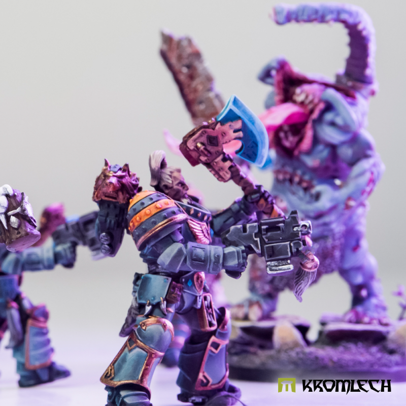 Example of use: a painted warrior with an axe wearing a banded veteran pad; figure not included
