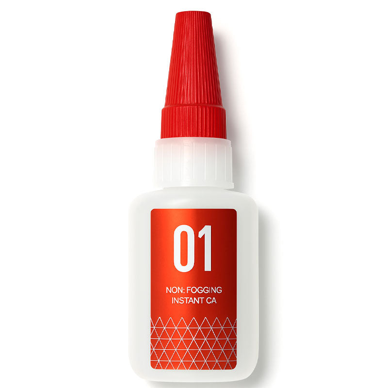 DSPIAE NG-01 Non-Fogging Instant CA bottle with red nozzle cap on white