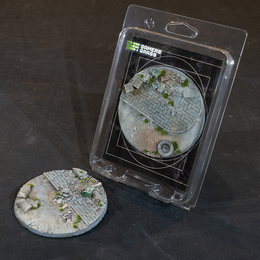 Gamers Grass Urban Warfare 100mm round base: the Battle Ready Bases blister beside the single painted base