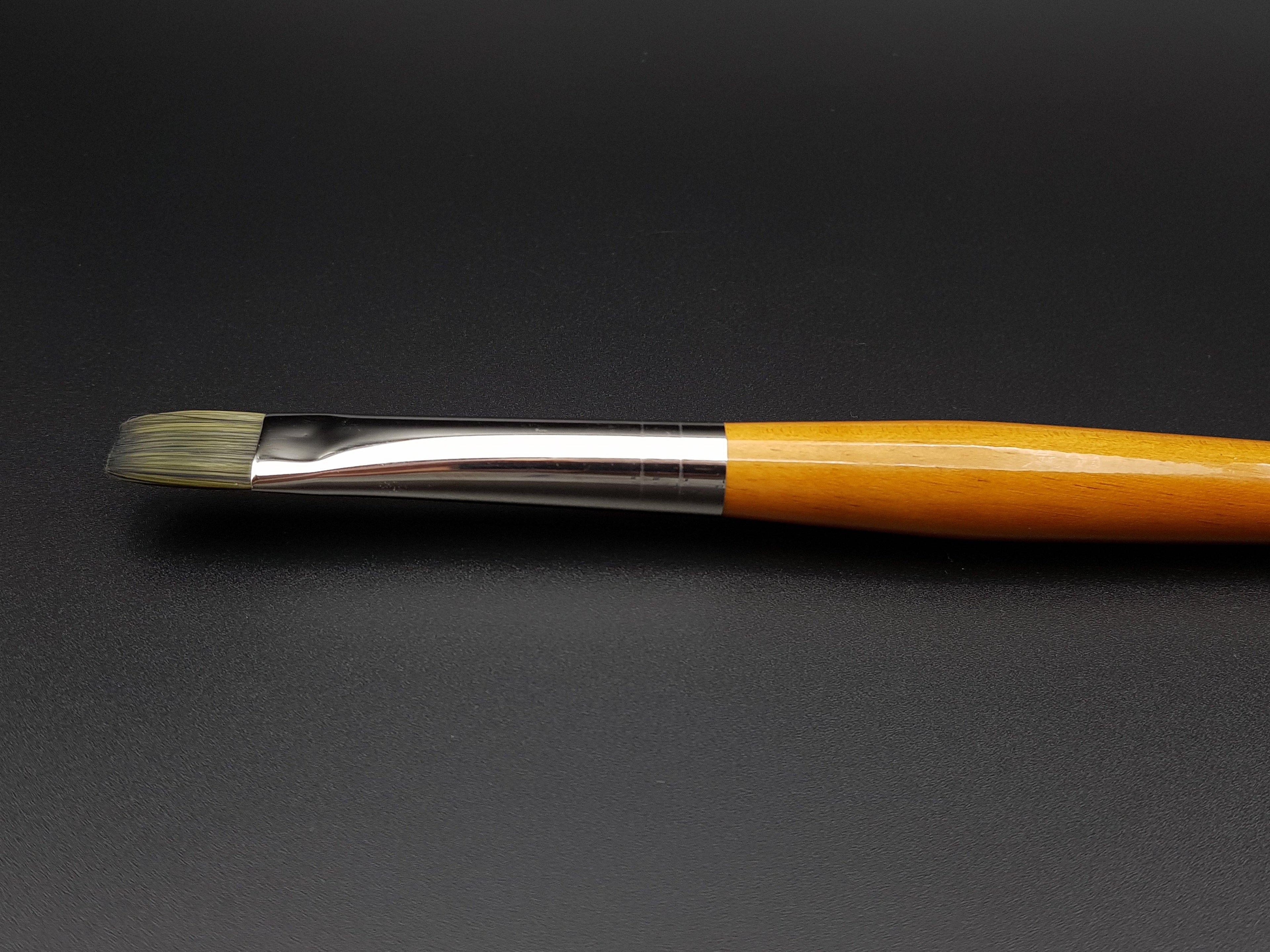 Isabey ISACRYL Short Flat Brush Series 6562 - Hobby Heaven