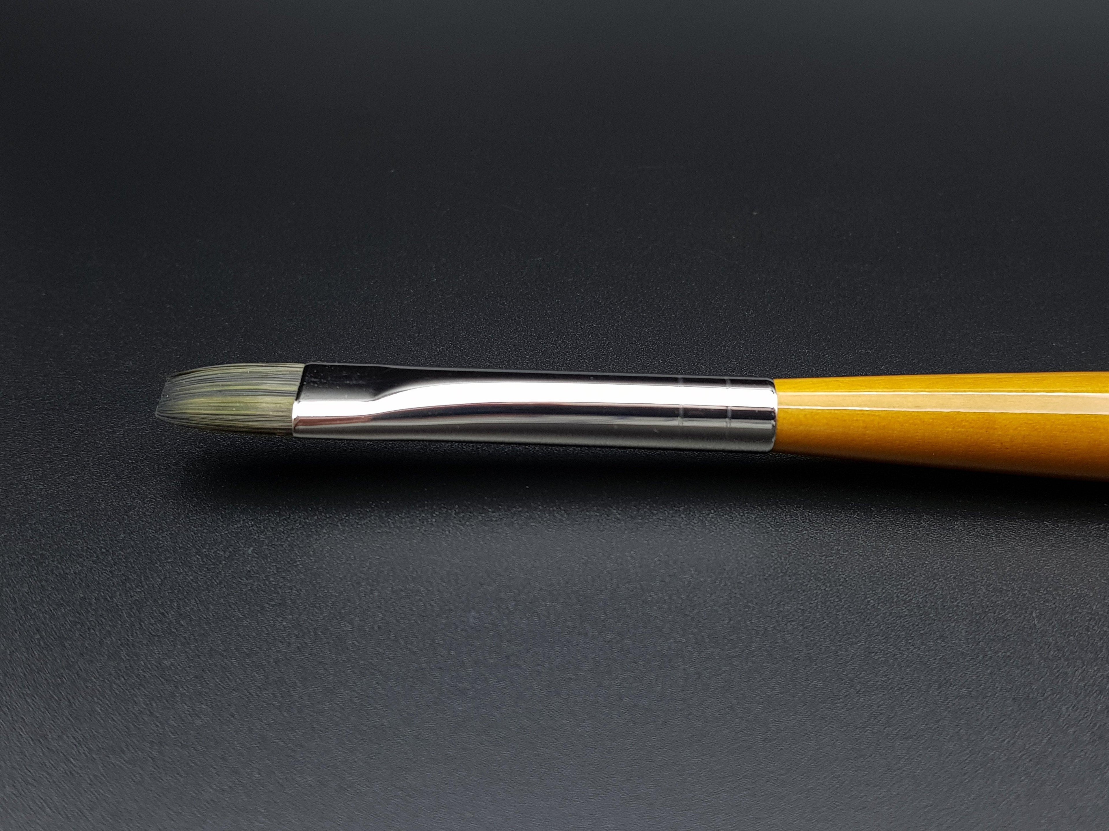 Isabey ISACRYL Short Flat Brush Series 6562 - Hobby Heaven