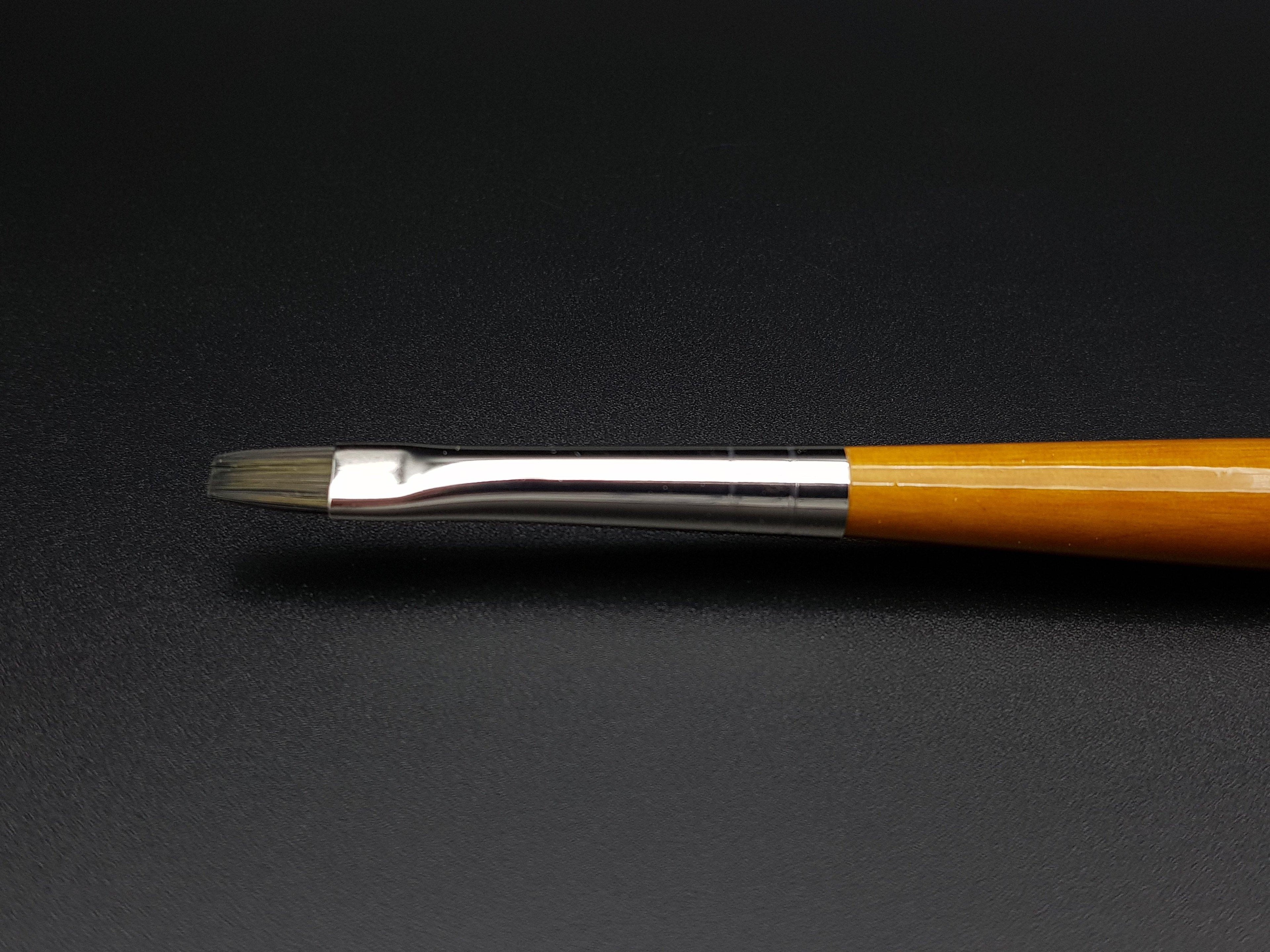 Isabey ISACRYL Short Flat Brush Series 6562 - Hobby Heaven
