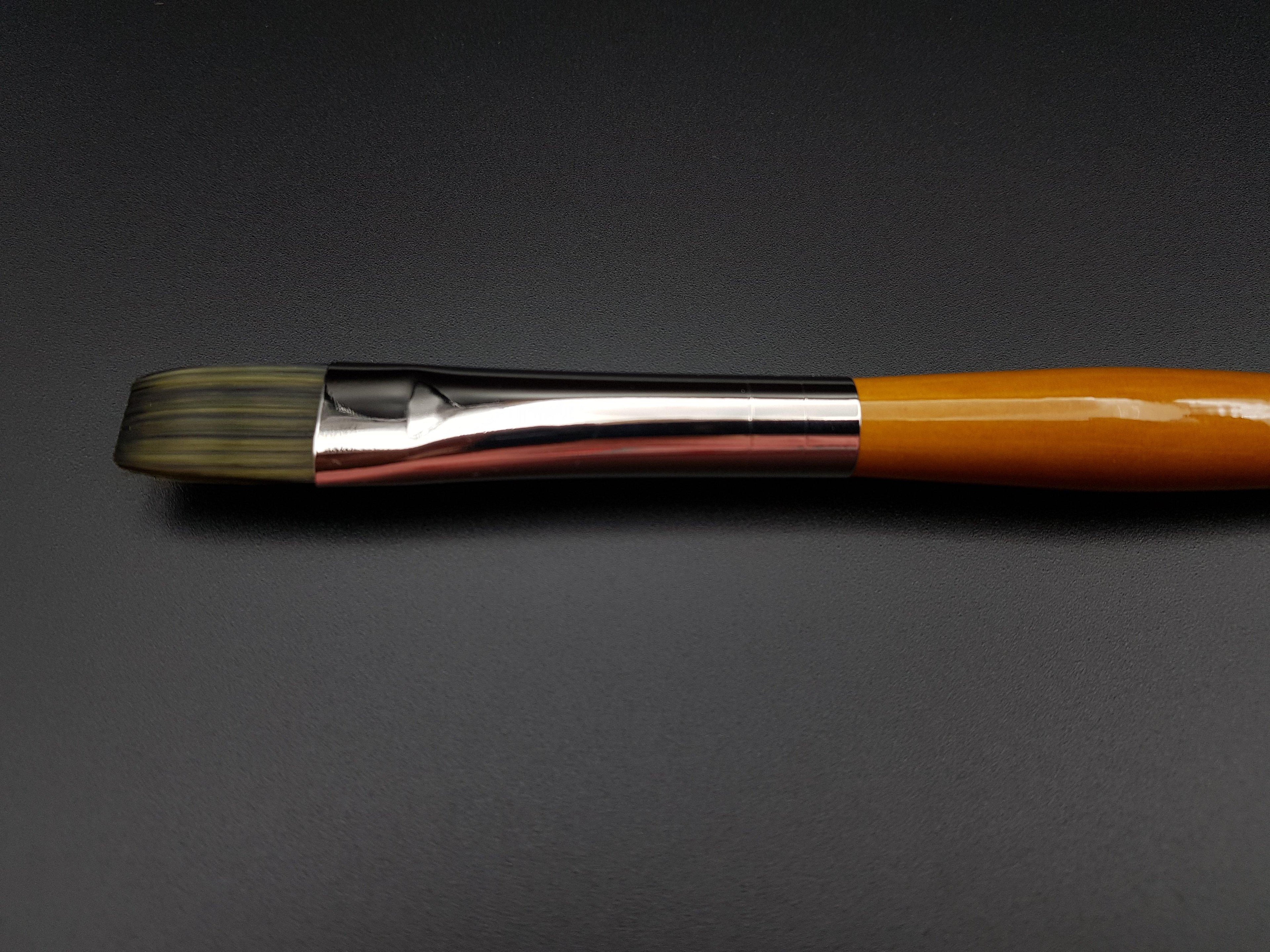 Isabey ISACRYL Short Flat Brush Series 6562 - Hobby Heaven