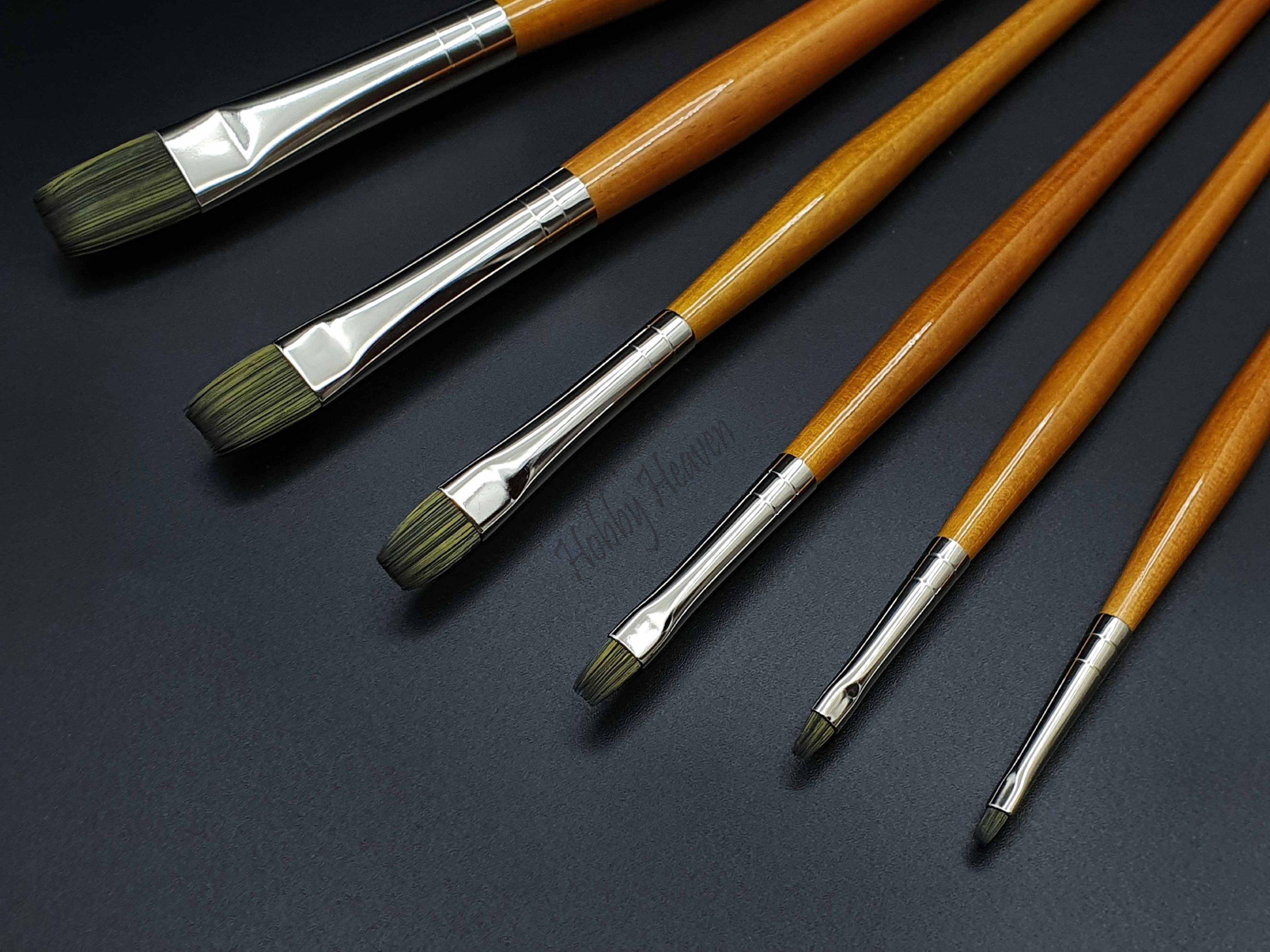 Isabey ISACRYL Short Flat Brush Series 6562 - Hobby Heaven