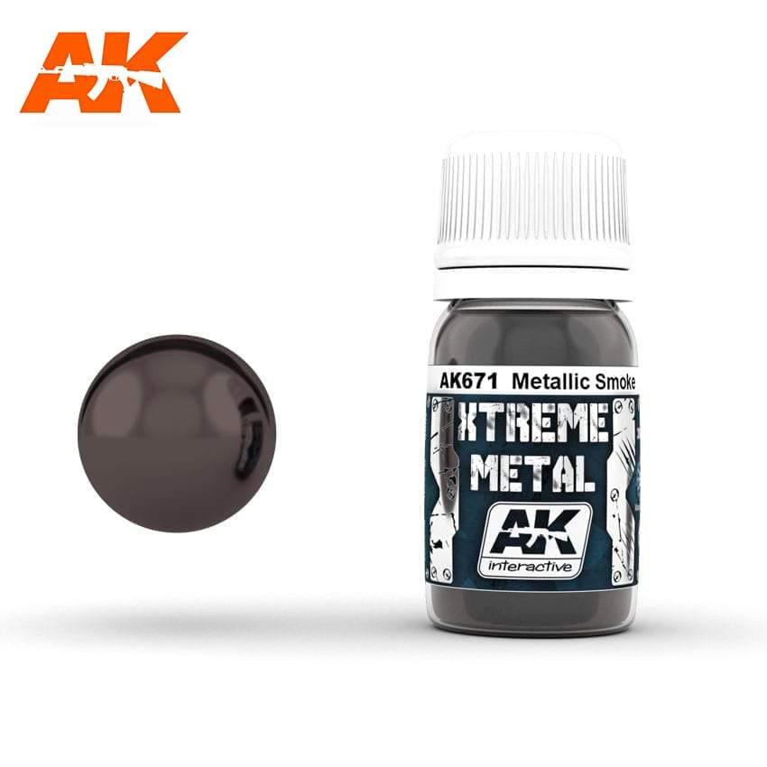 AK671 Xtreme Metal Metallic Smoke: 30ml bottle with a ribbed white cap, beside a glossy smoky dark brown sphere.