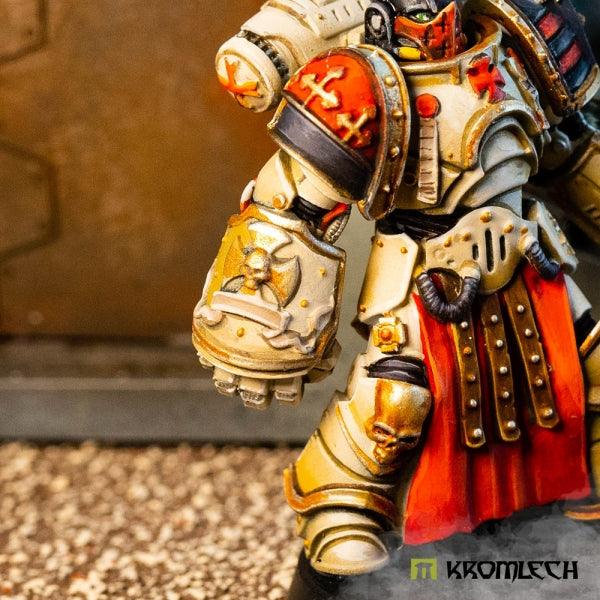 Kromlech Imperial Crusaders Power Gloves - Left (5) KRCB300 - Hobby Heaven